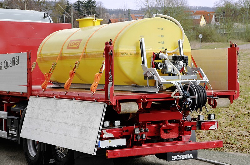 (obrázek pro) Nádrž, oválná 5000 l - Kliknutím na obrázek zavřete